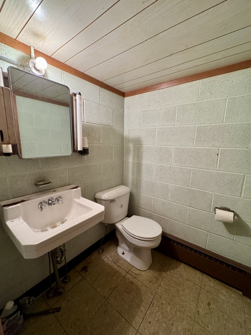 100 W Main Street, Tiskilwa, IL 61368