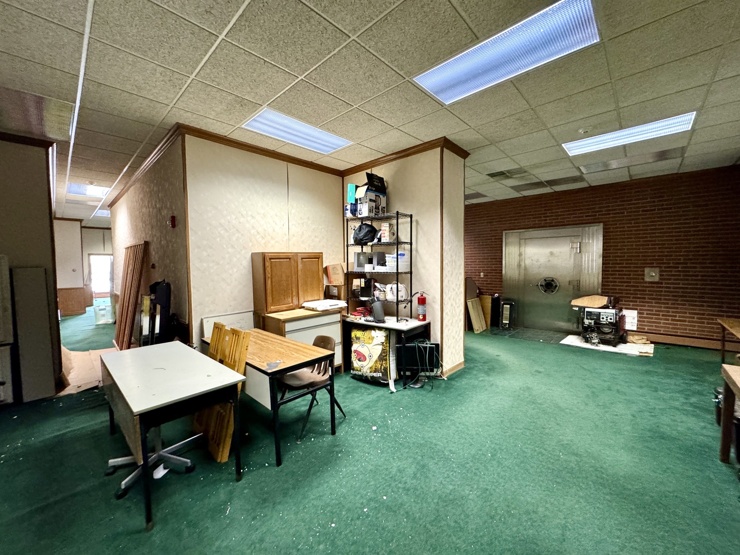 100 W Main Street, Tiskilwa, IL 61368