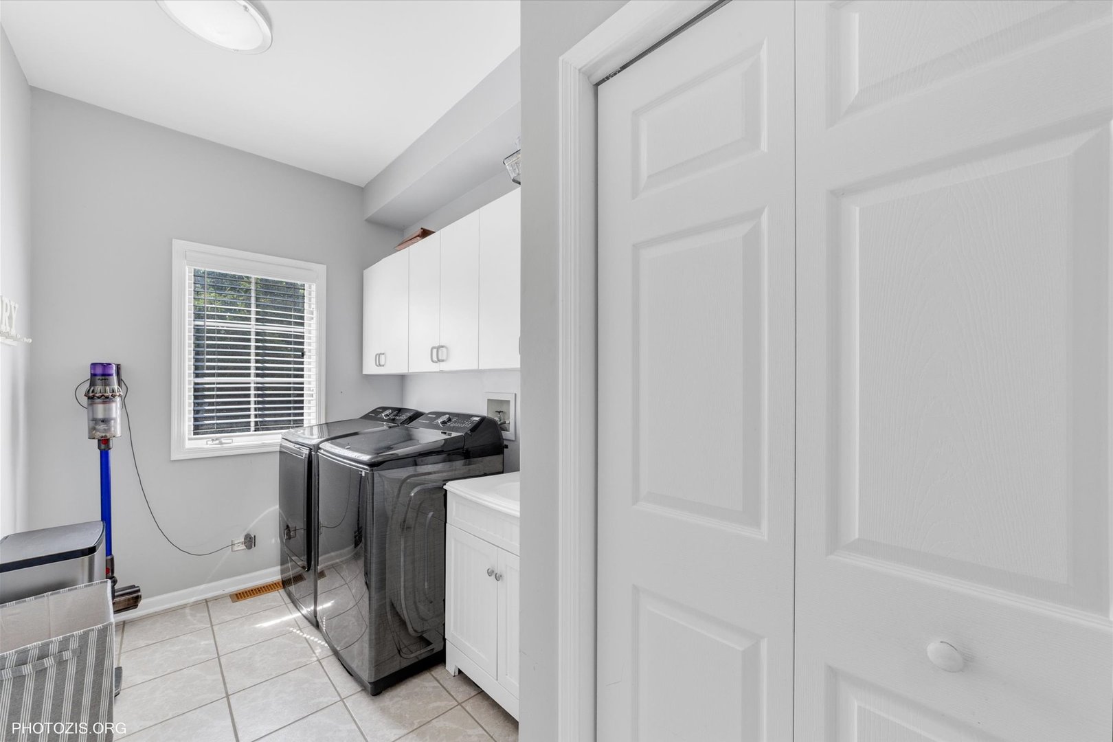 477 Mallard Court, Bloomingdale, IL 60108