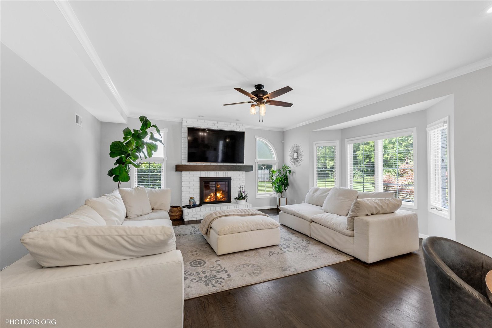 477 Mallard Court, Bloomingdale, IL 60108