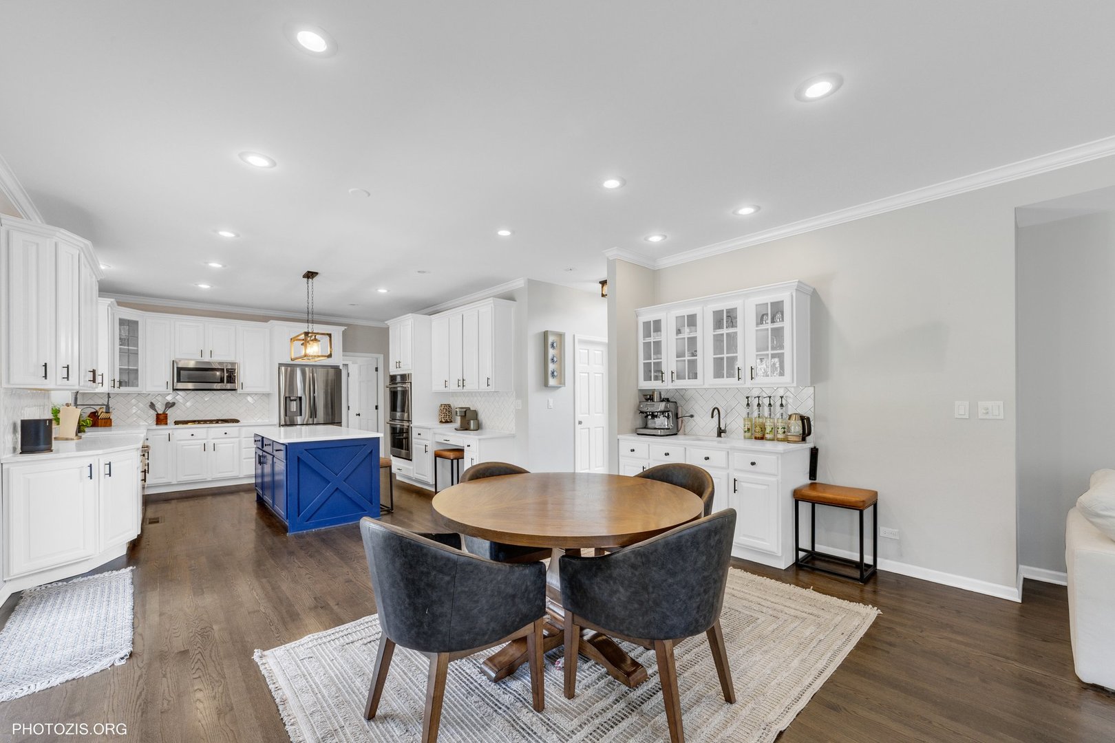 477 Mallard Court, Bloomingdale, IL 60108