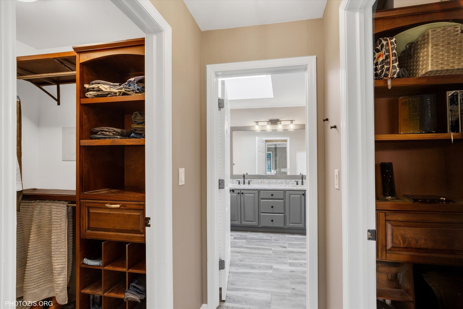 477 Mallard Court, Bloomingdale, IL 60108