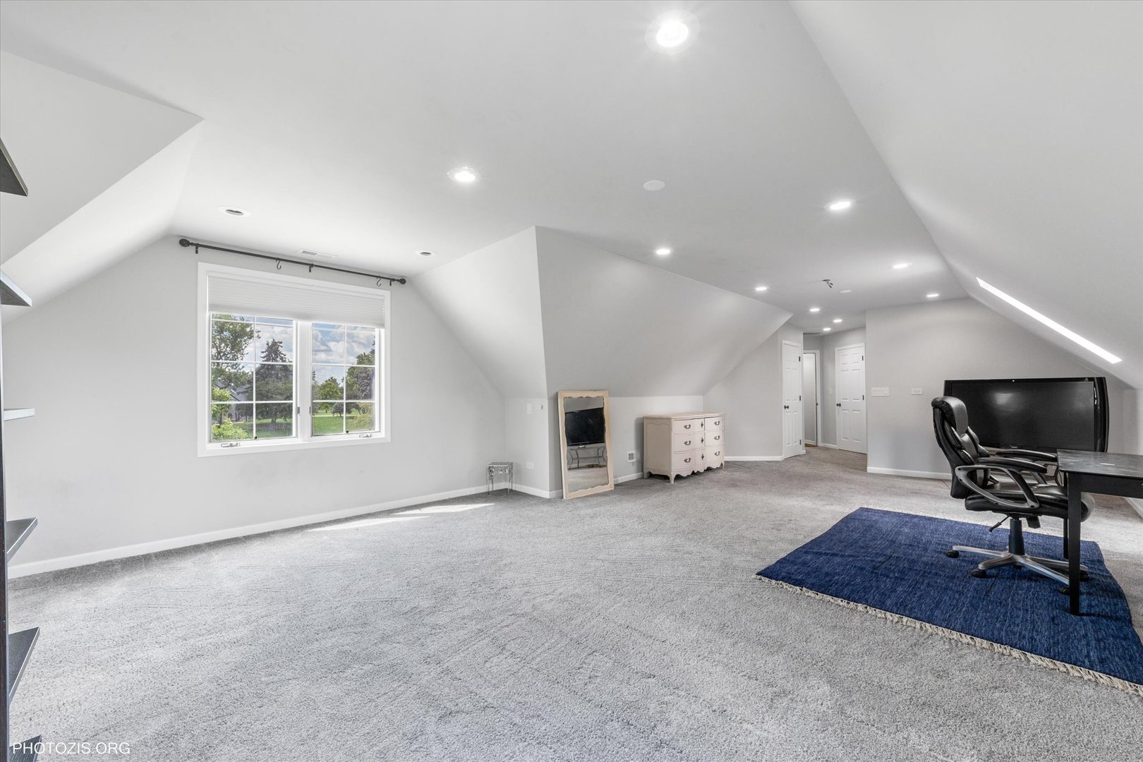 477 Mallard Court, Bloomingdale, IL 60108