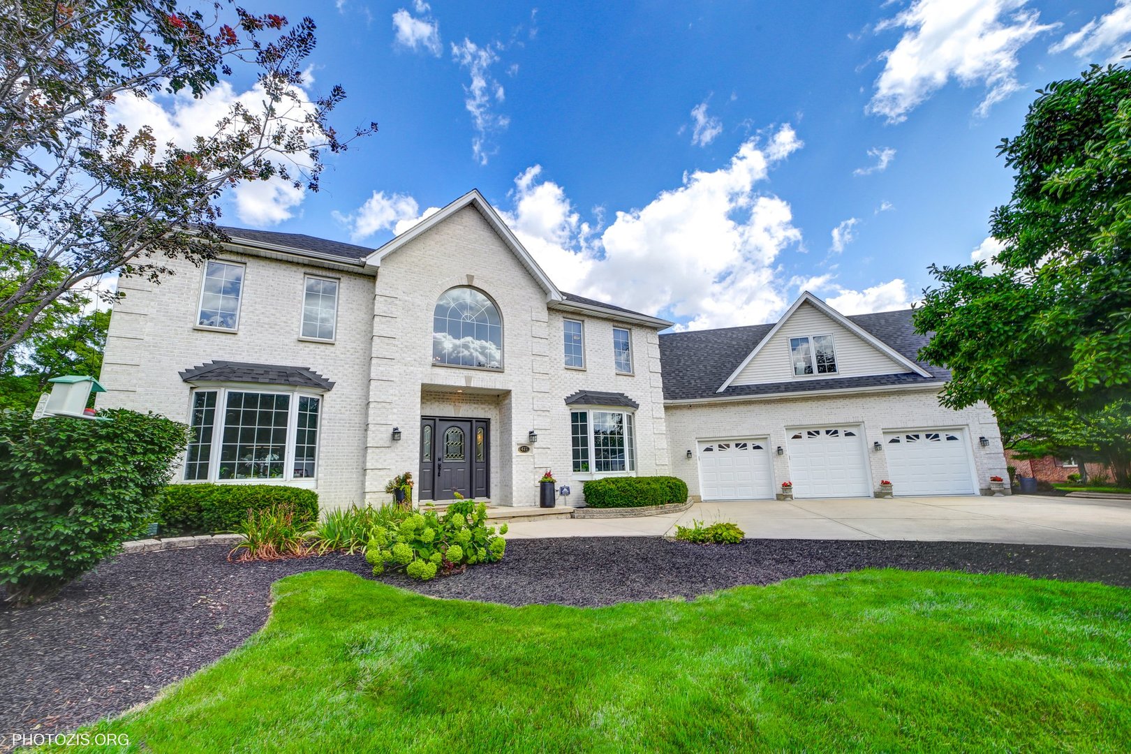 477 Mallard Court, Bloomingdale, IL 60108