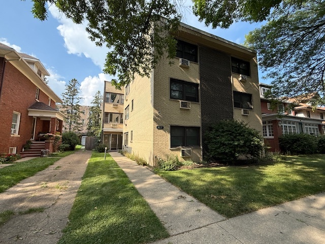 1428 W Fargo Avenue #303, Chicago, IL 60626