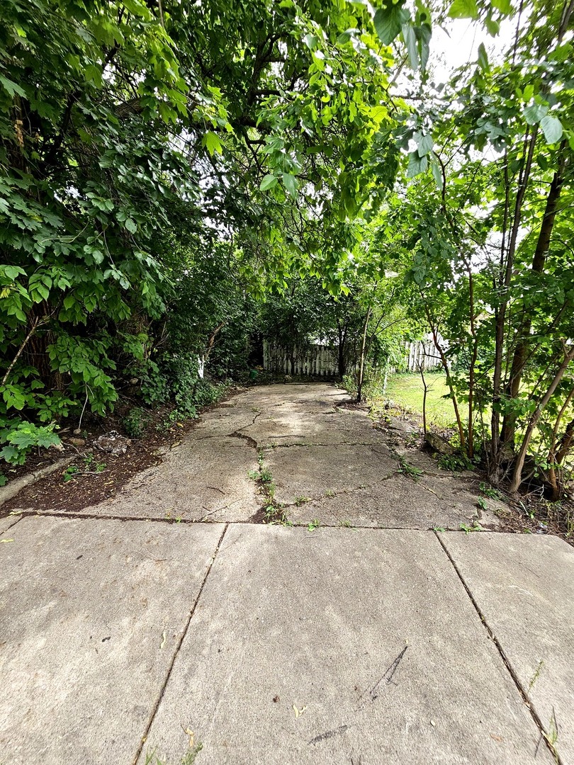 603 Wellington Avenue, Elgin, IL 60120