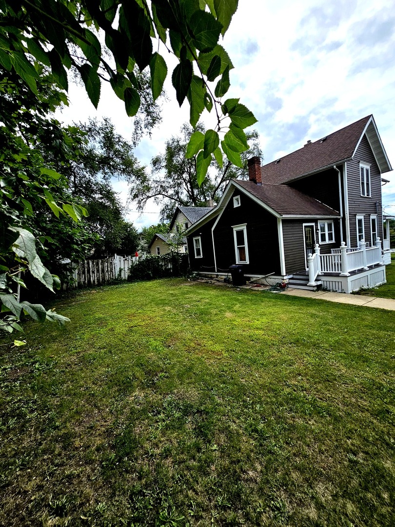 603 Wellington Avenue, Elgin, IL 60120
