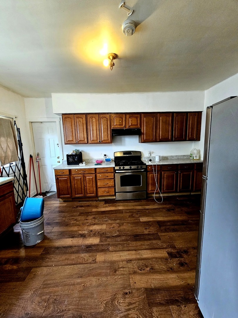 603 Wellington Avenue, Elgin, IL 60120