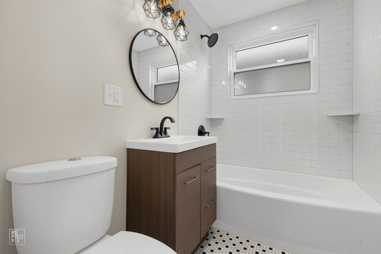 4733 S Kenneth Avenue, Chicago, IL 60632