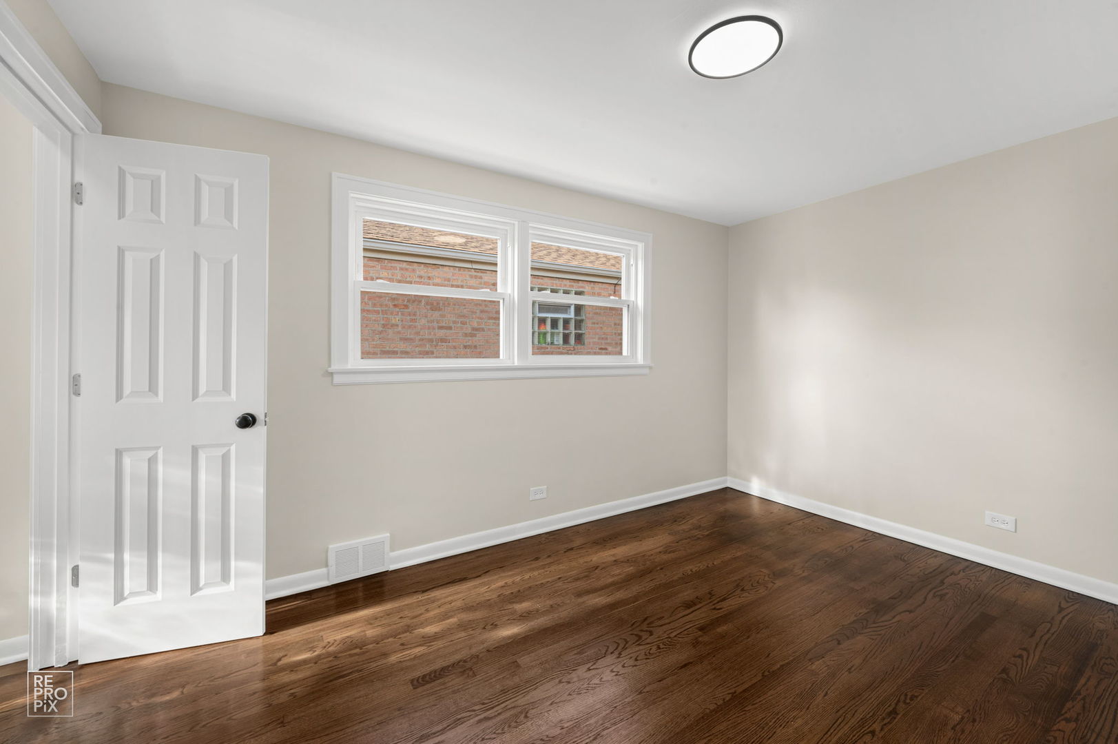 4733 S Kenneth Avenue, Chicago, IL 60632