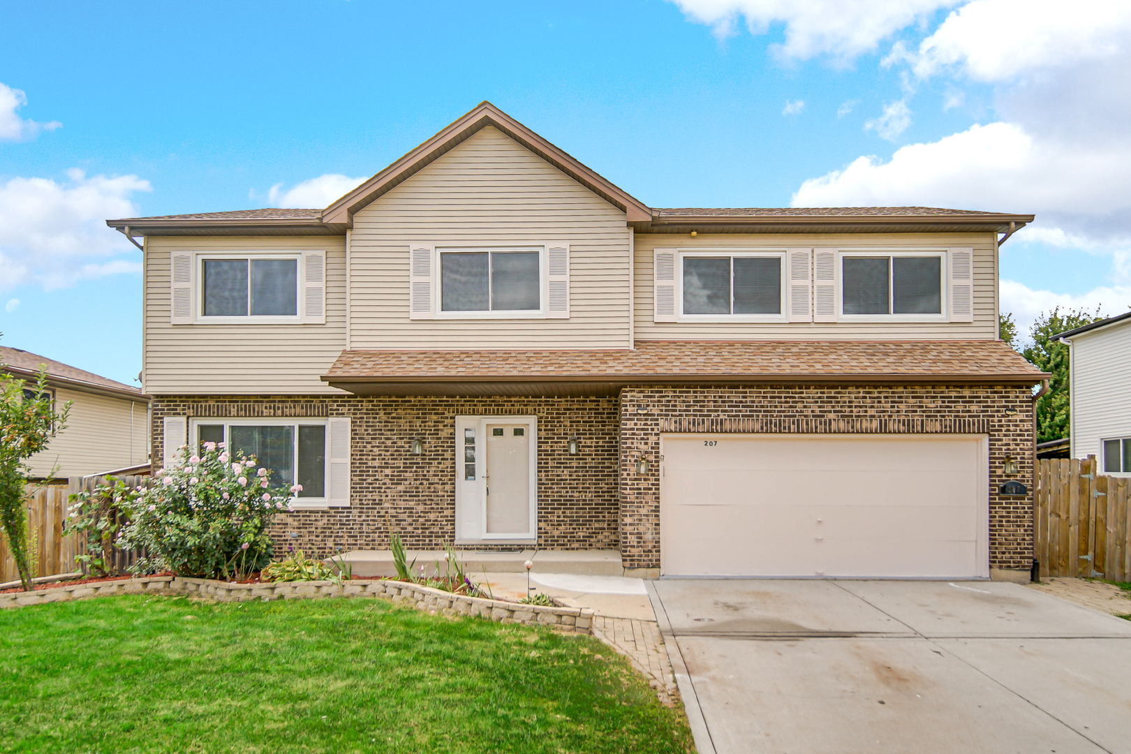 207 N Canyon Drive, Bolingbrook, IL 60490