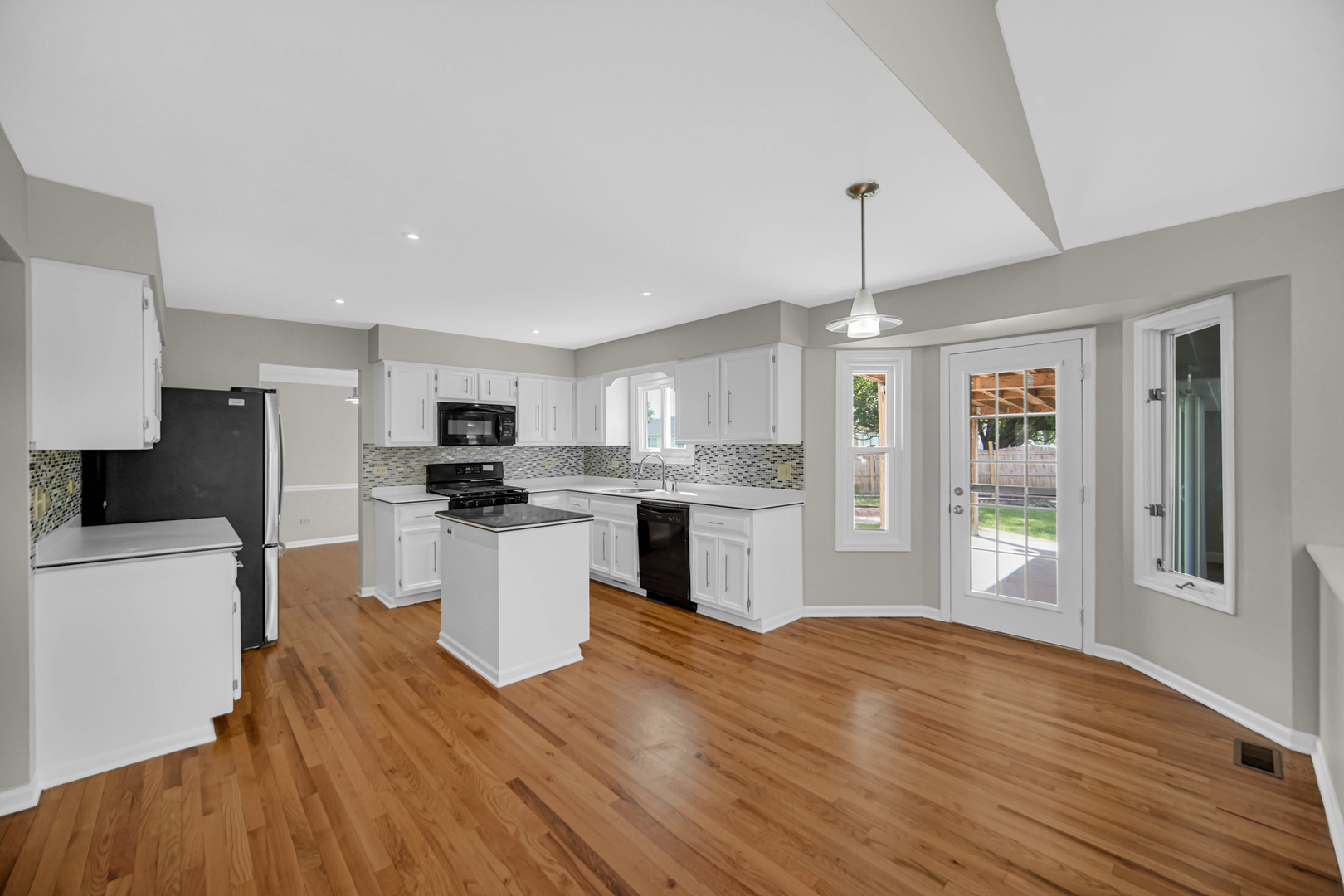 207 N Canyon Drive, Bolingbrook, IL 60490