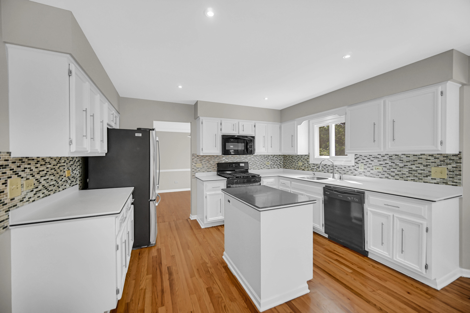 207 N Canyon Drive, Bolingbrook, IL 60490
