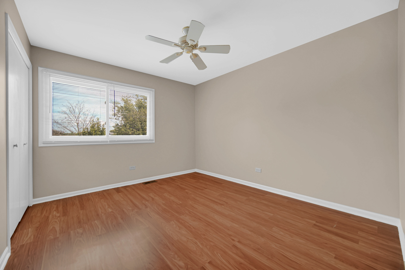 207 N Canyon Drive, Bolingbrook, IL 60490
