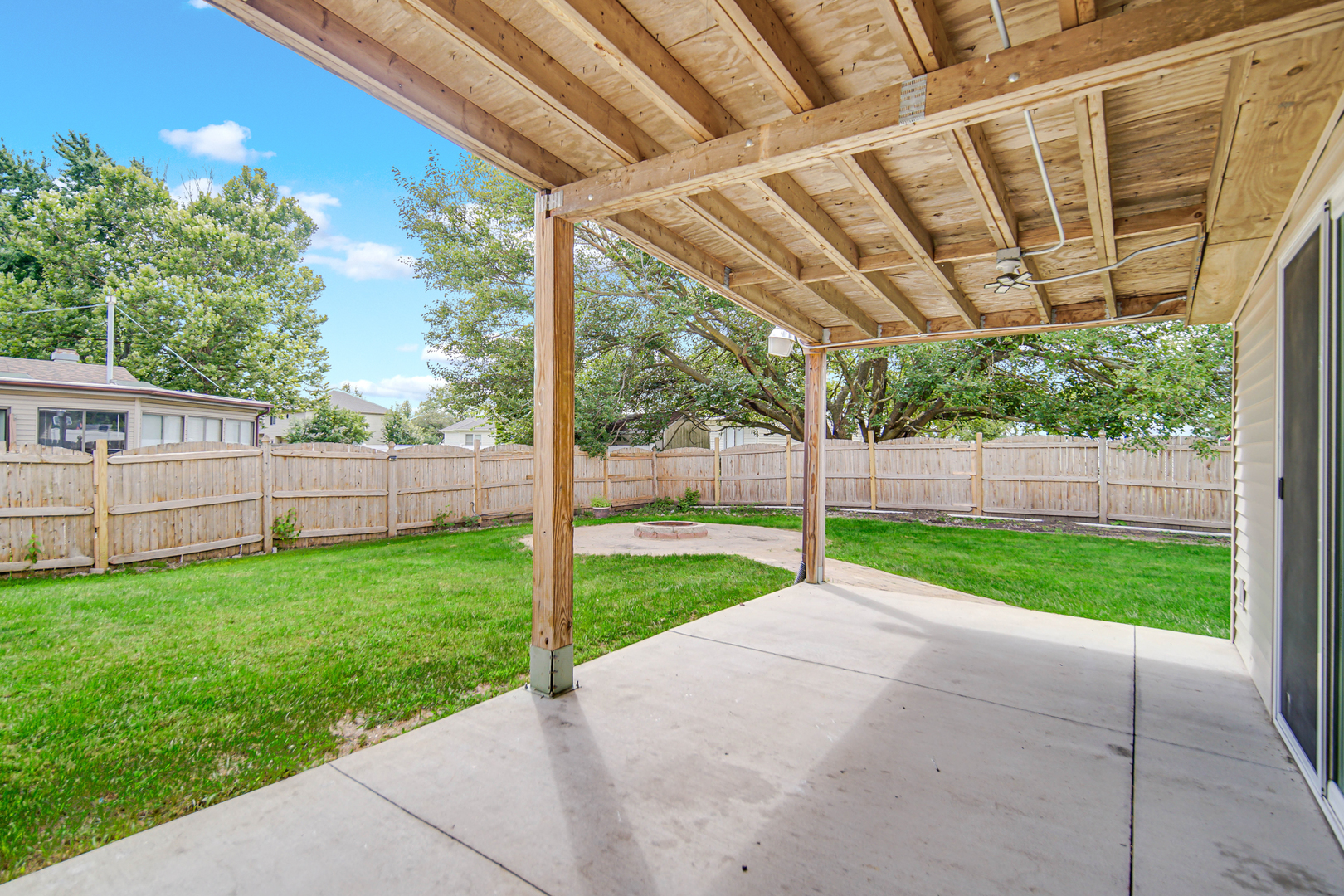 207 N Canyon Drive, Bolingbrook, IL 60490