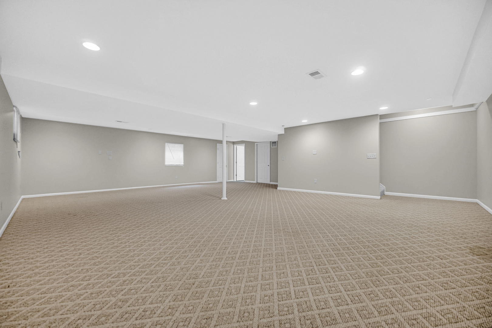 207 N Canyon Drive, Bolingbrook, IL 60490