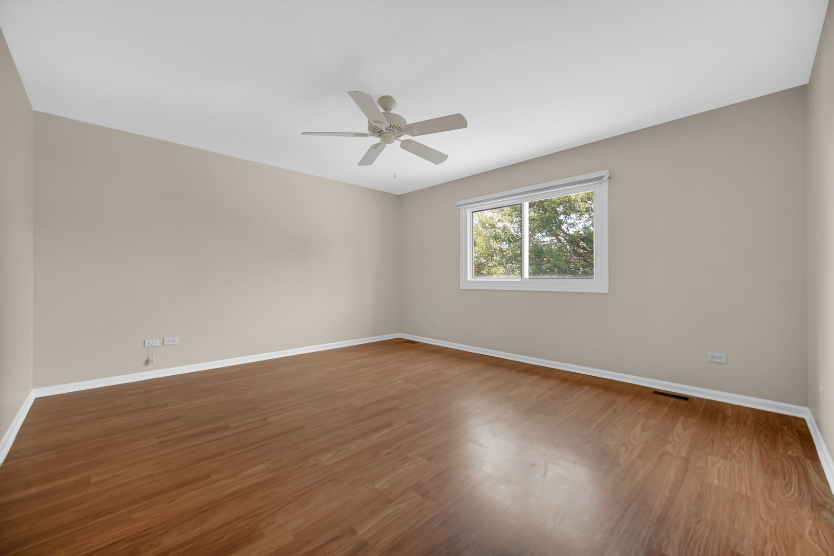 207 N Canyon Drive, Bolingbrook, IL 60490