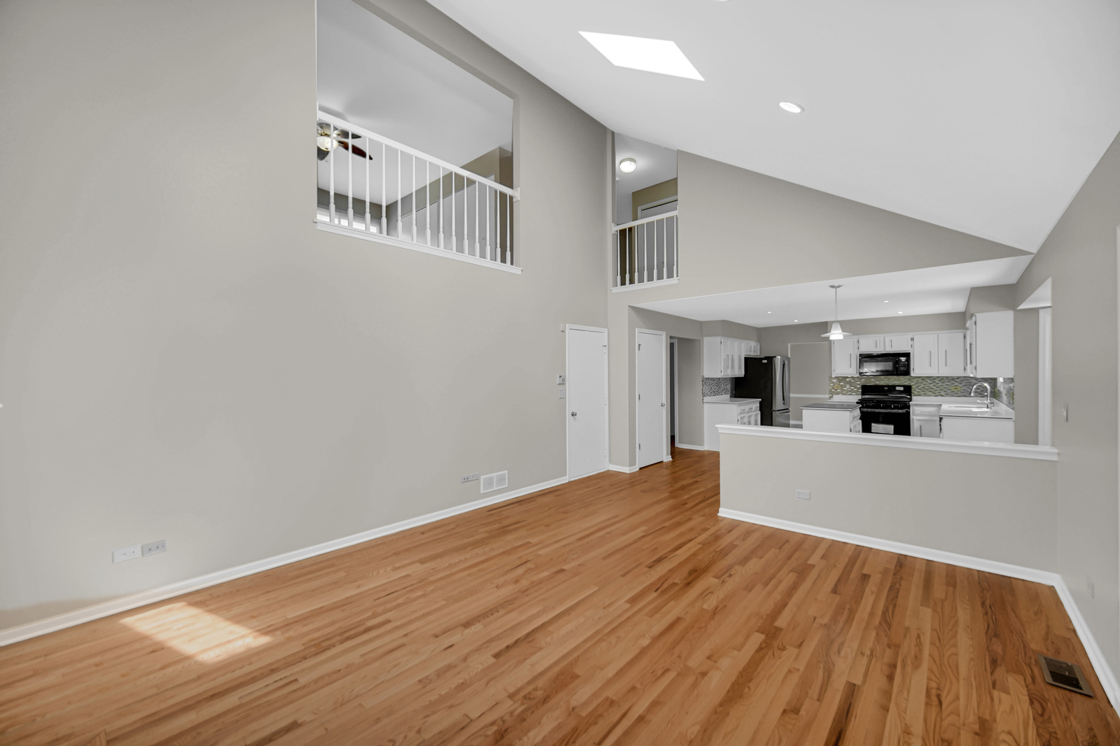 207 N Canyon Drive, Bolingbrook, IL 60490