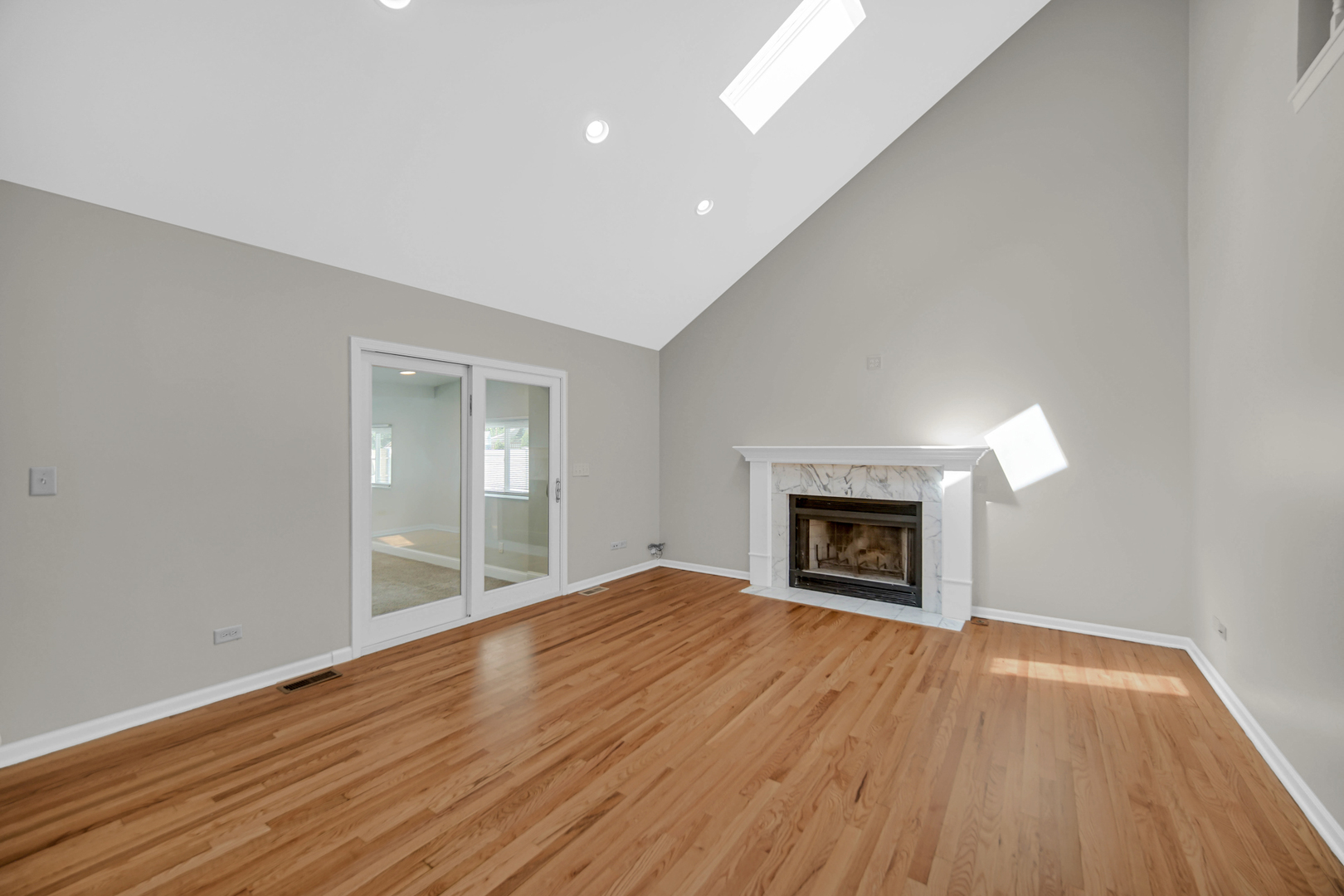 207 N Canyon Drive, Bolingbrook, IL 60490