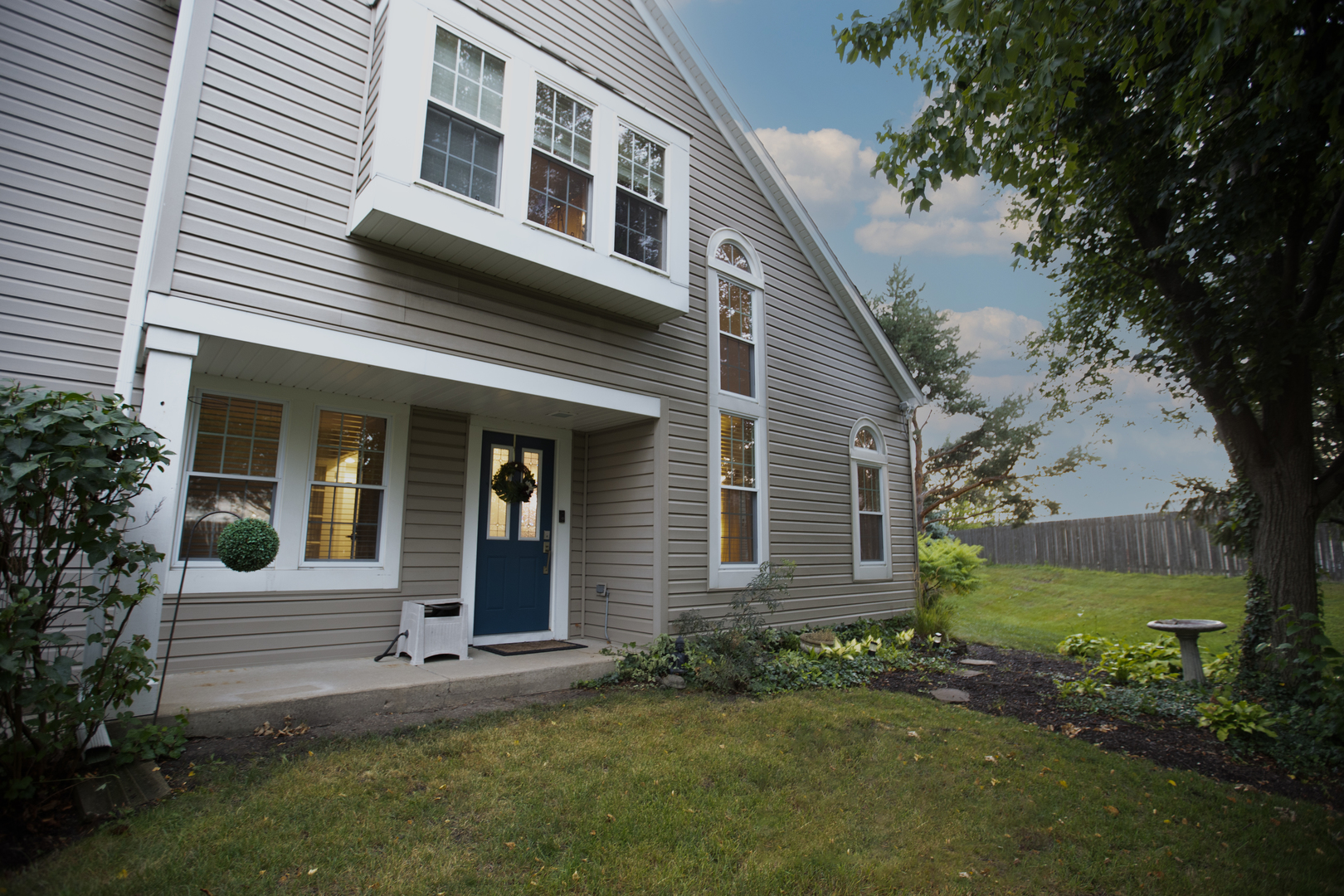 385 Wexford Court, Carol Stream, IL 60188