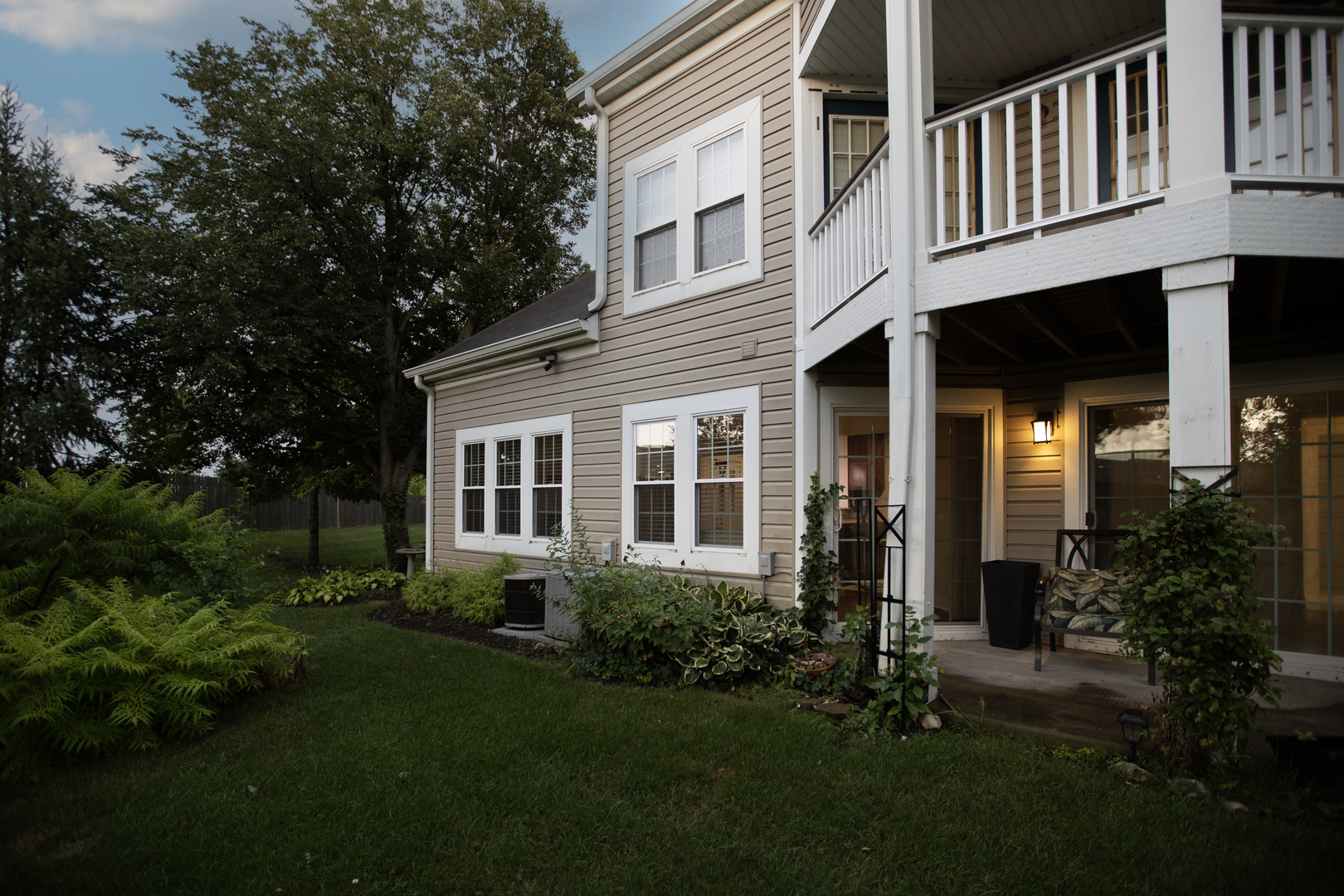 385 Wexford Court, Carol Stream, IL 60188