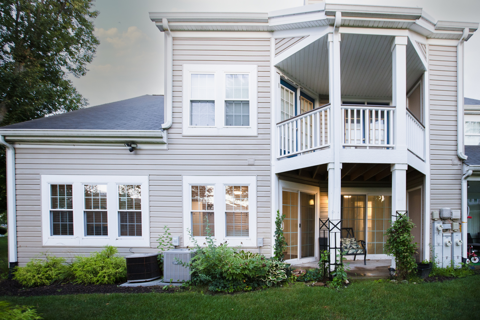 385 Wexford Court, Carol Stream, IL 60188