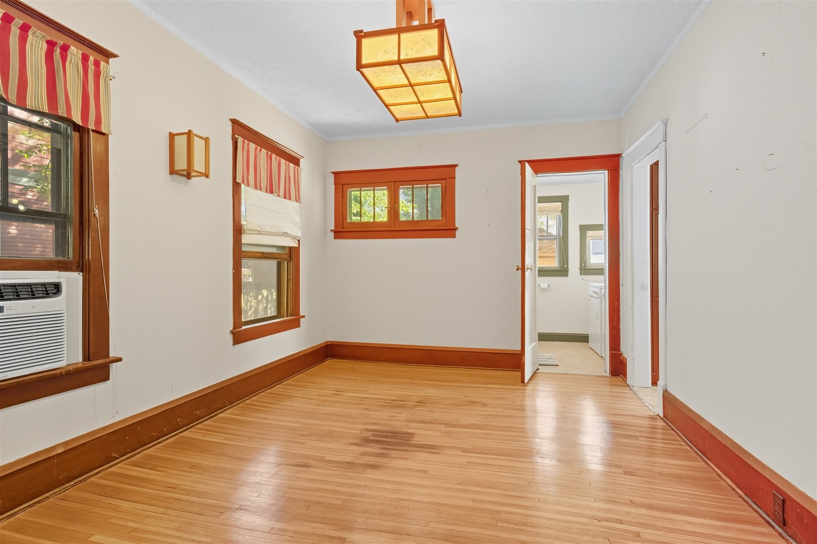 1317 N Clinton Boulevard, Bloomington, IL 61701