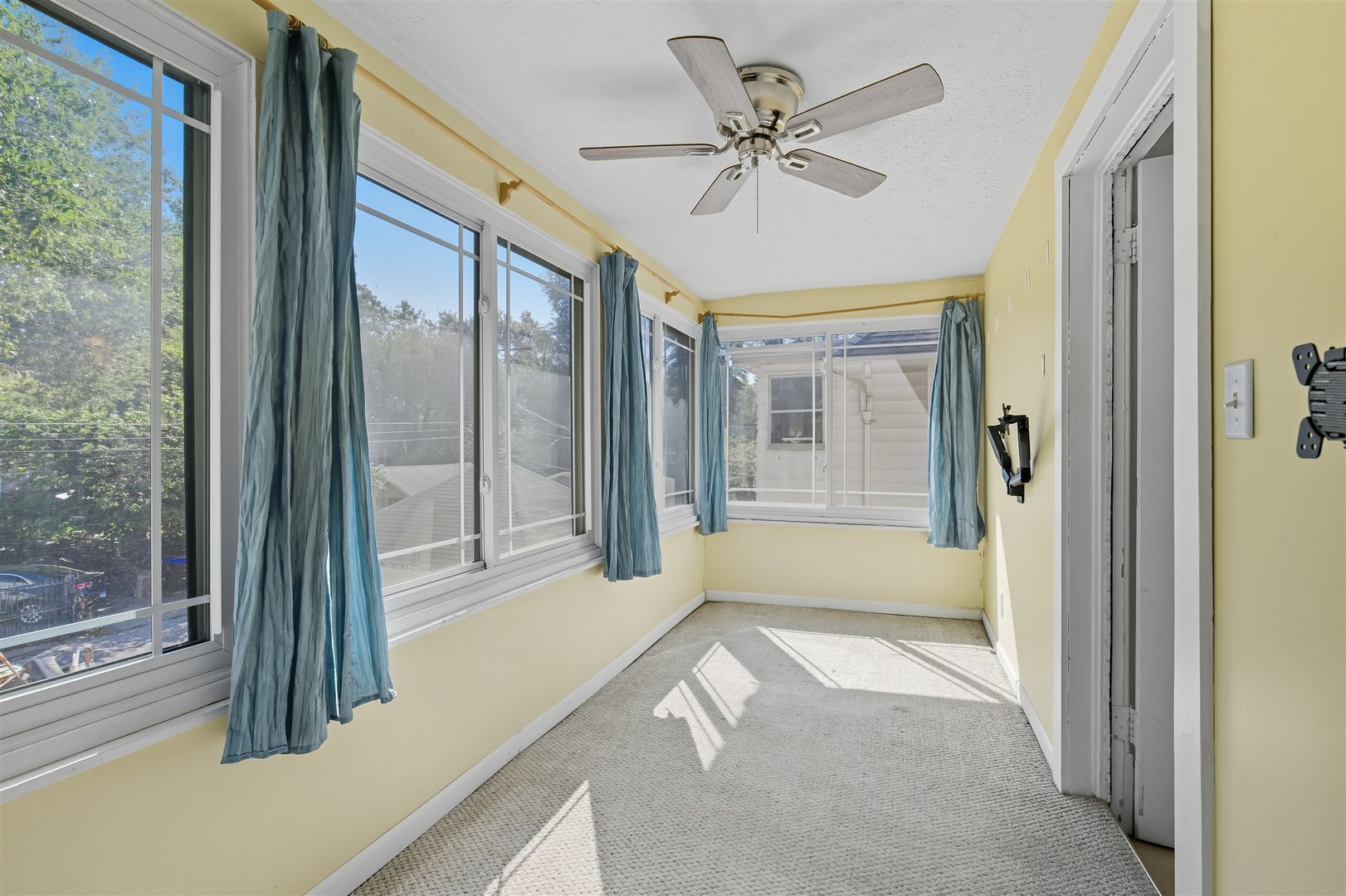 1317 N Clinton Boulevard, Bloomington, IL 61701