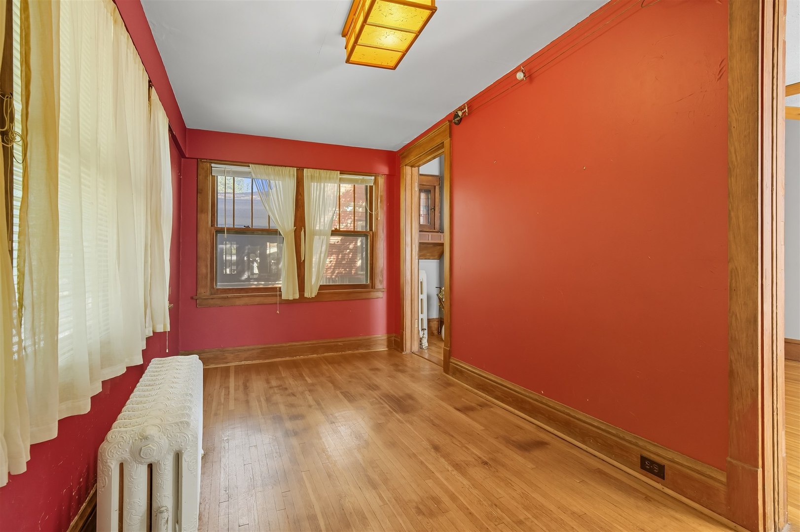 1317 N Clinton Boulevard, Bloomington, IL 61701