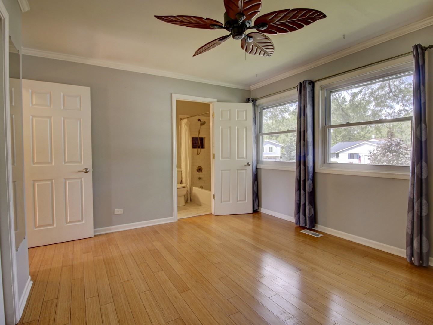 30W111 Glenhurst Court, Warrenville, IL 60555