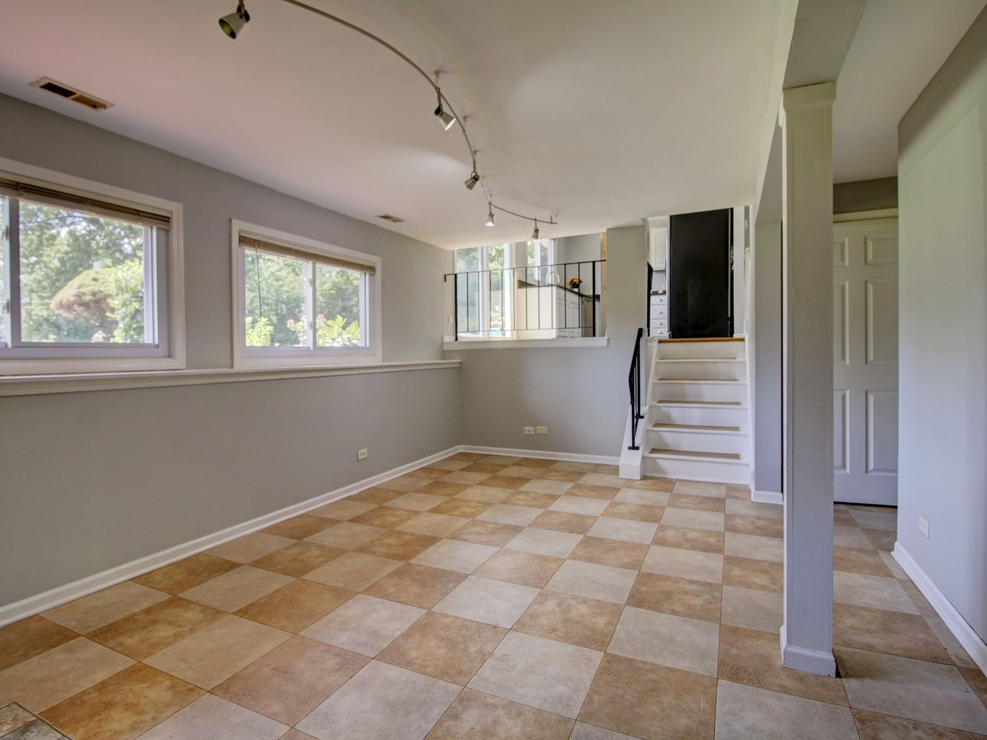 30W111 Glenhurst Court, Warrenville, IL 60555