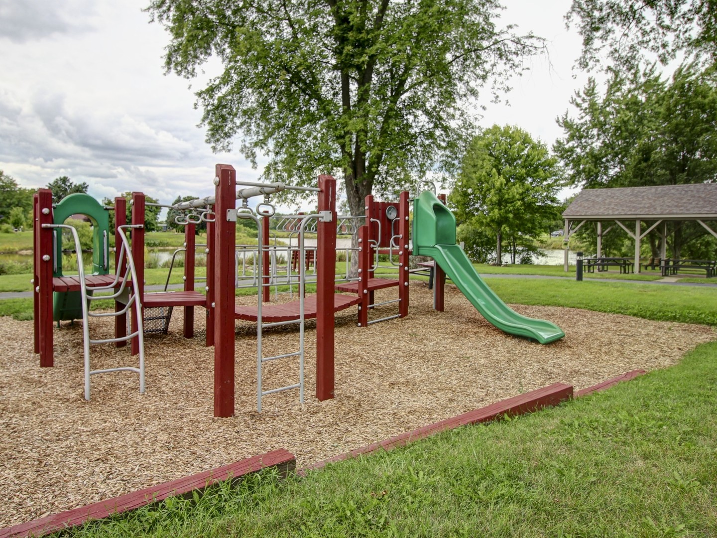 30W111 Glenhurst Court, Warrenville, IL 60555