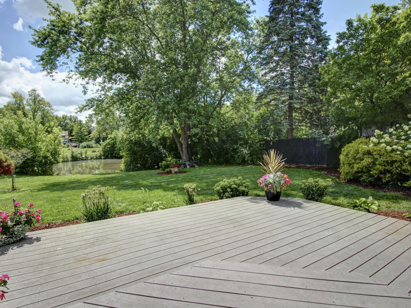 30W111 Glenhurst Court, Warrenville, IL 60555