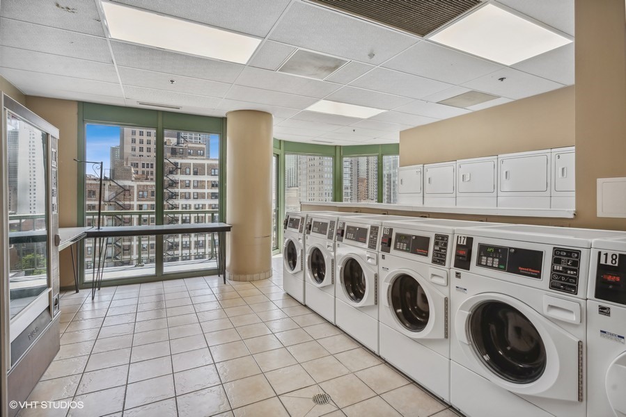 111 W Maple Street #3011, Chicago, IL 60610