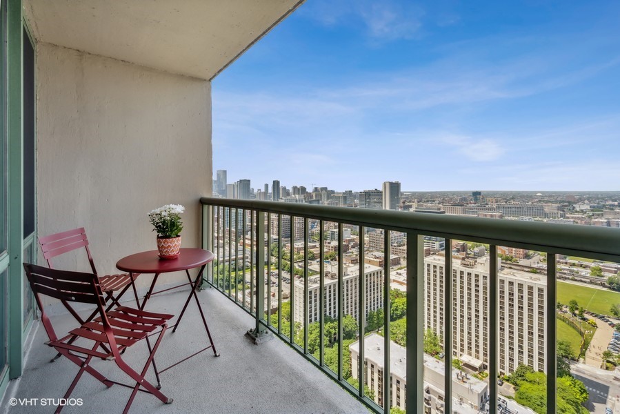 111 W Maple Street #3011, Chicago, IL 60610