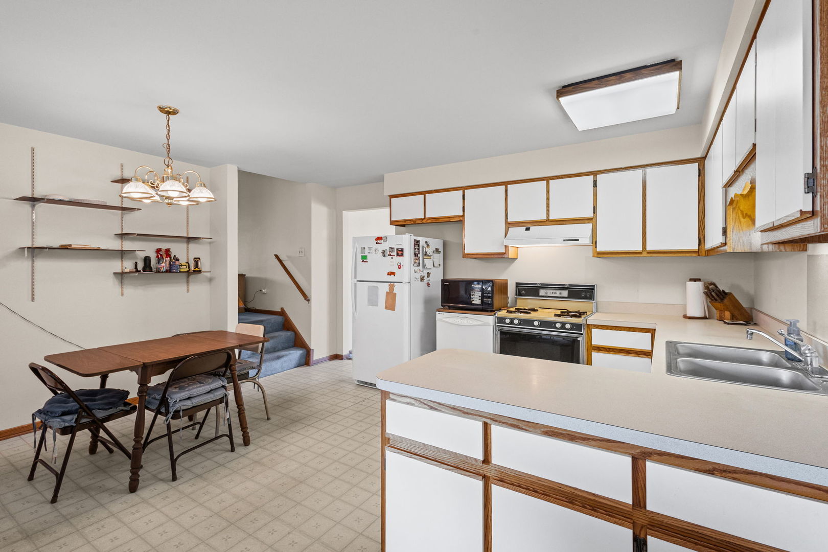 17018 93rd Avenue, Orland Hills, IL 60487