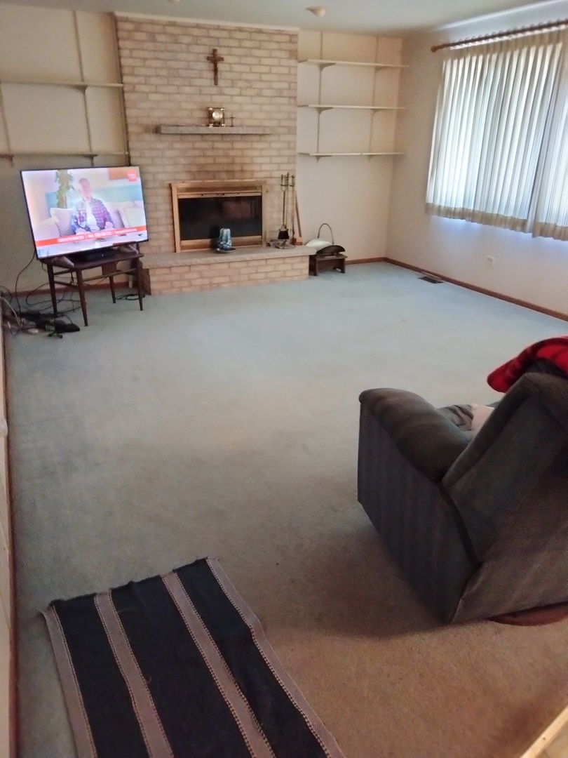 17018 93rd Avenue, Orland Hills, IL 60487