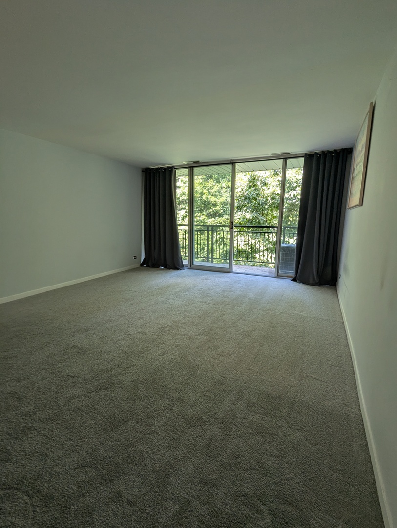 1811 Four Lakes Avenue #4J, Lisle, IL 60532