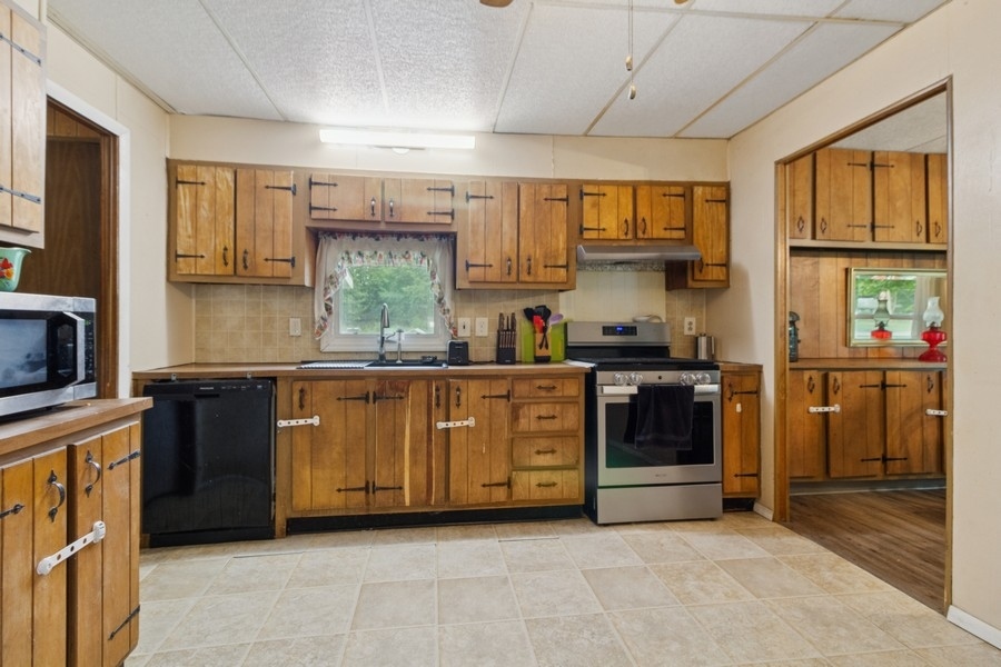 584 N Division Street, Braidwood, IL 60408