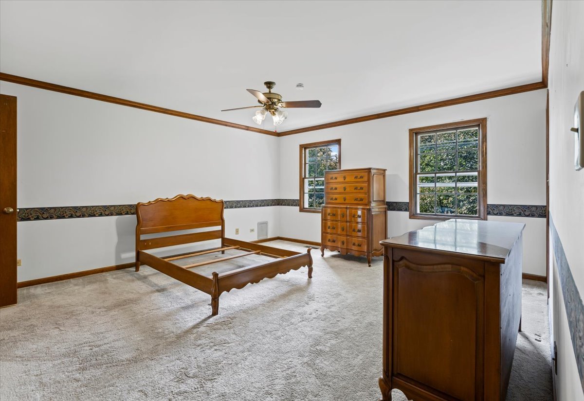 731 S River Road, Naperville, IL 60540