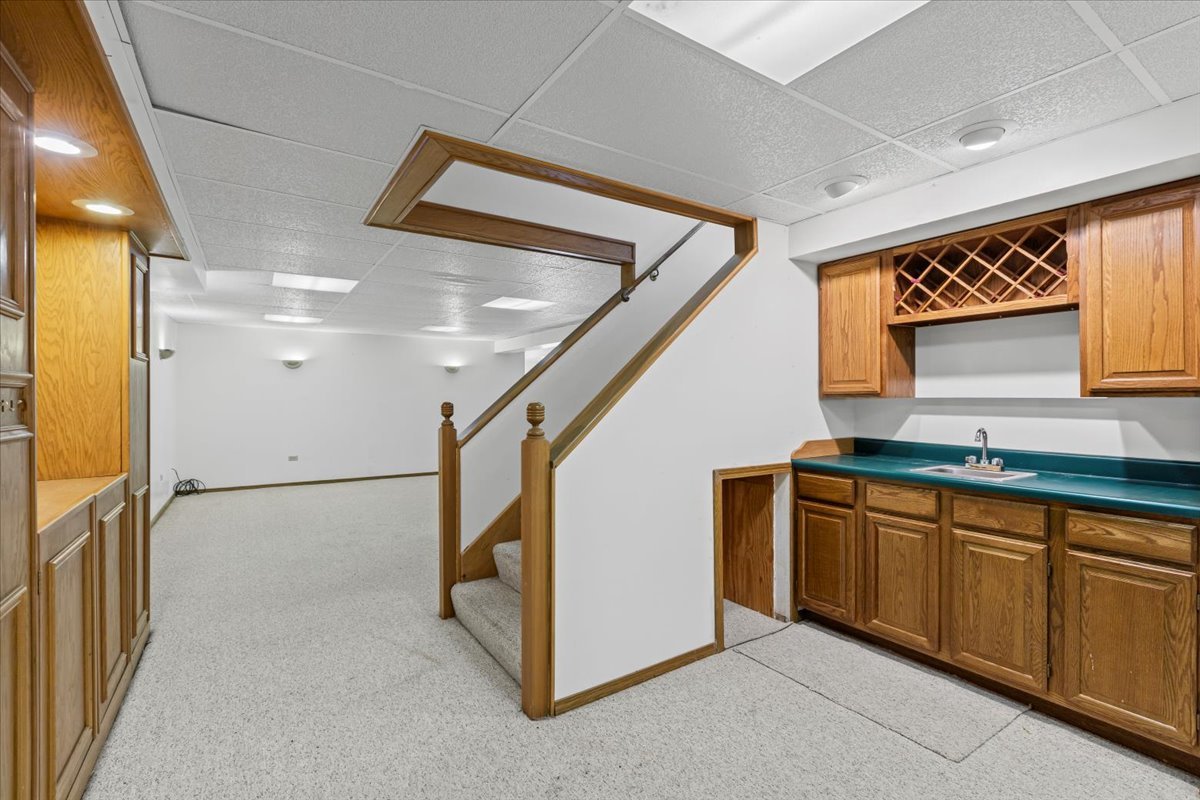 731 S River Road, Naperville, IL 60540