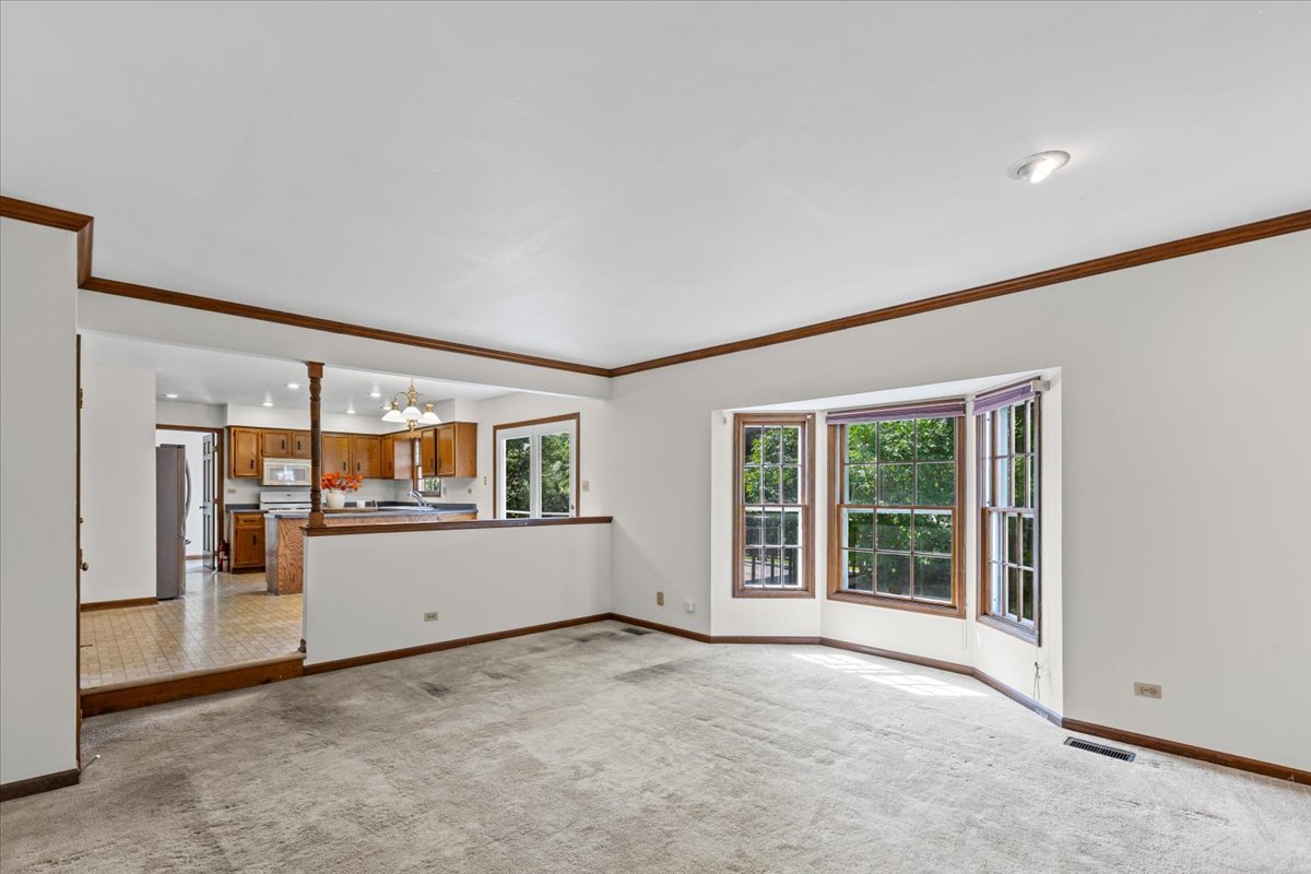 731 S River Road, Naperville, IL 60540