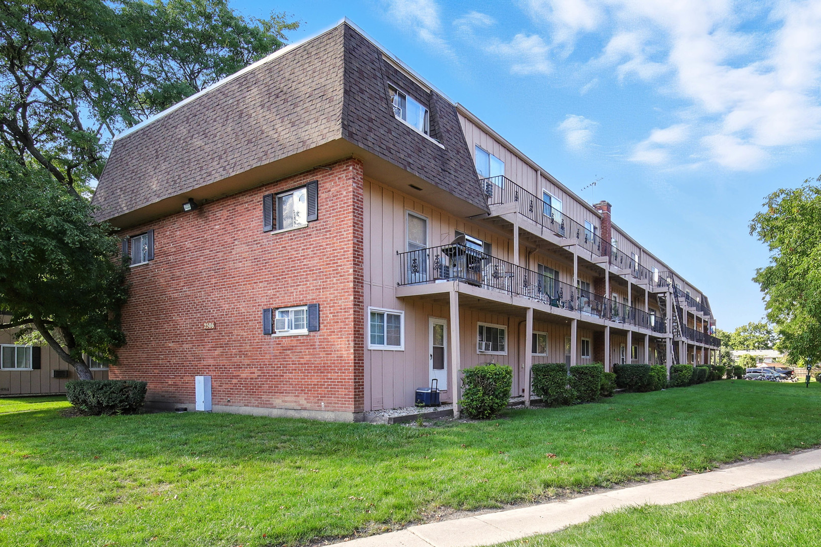 2506 Algonquin Road #1, Rolling Meadows, IL 60008