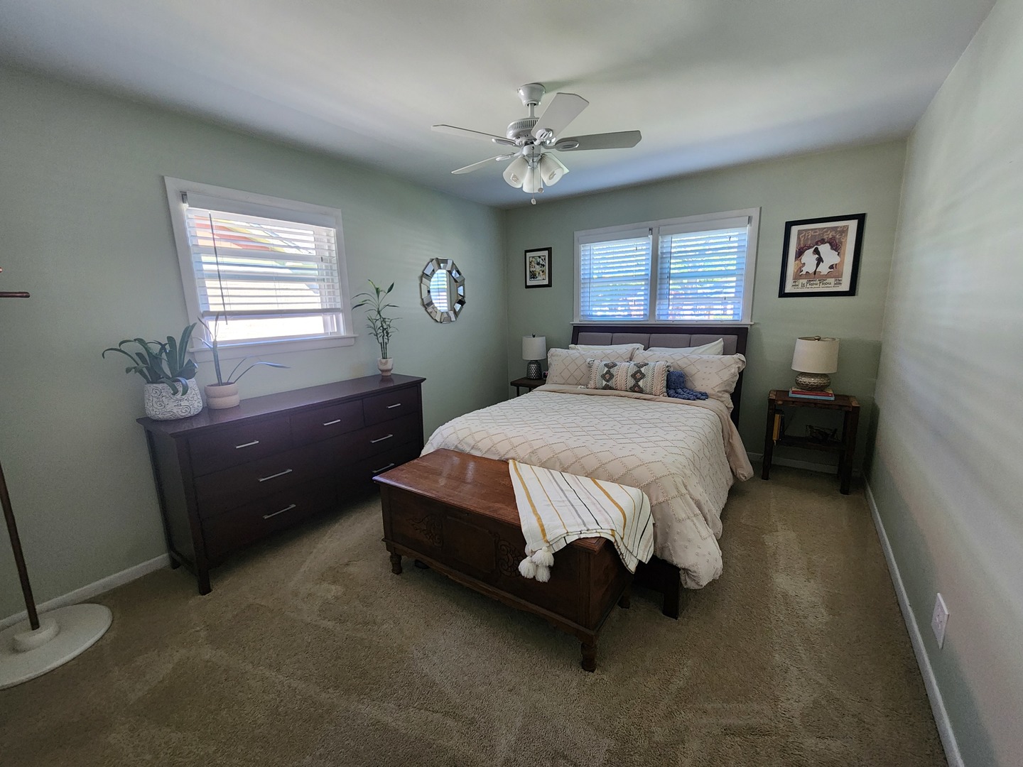 835 MCKINLEY Avenue, Mundelein, IL 60060