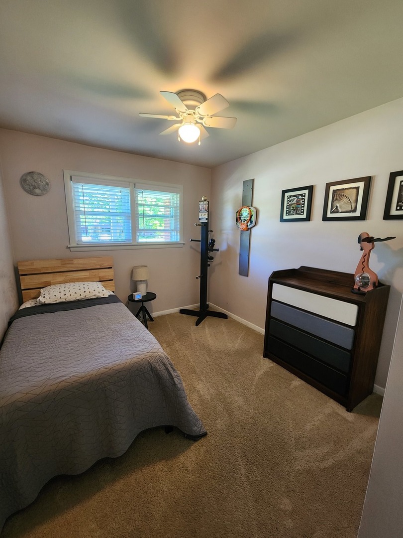 835 MCKINLEY Avenue, Mundelein, IL 60060
