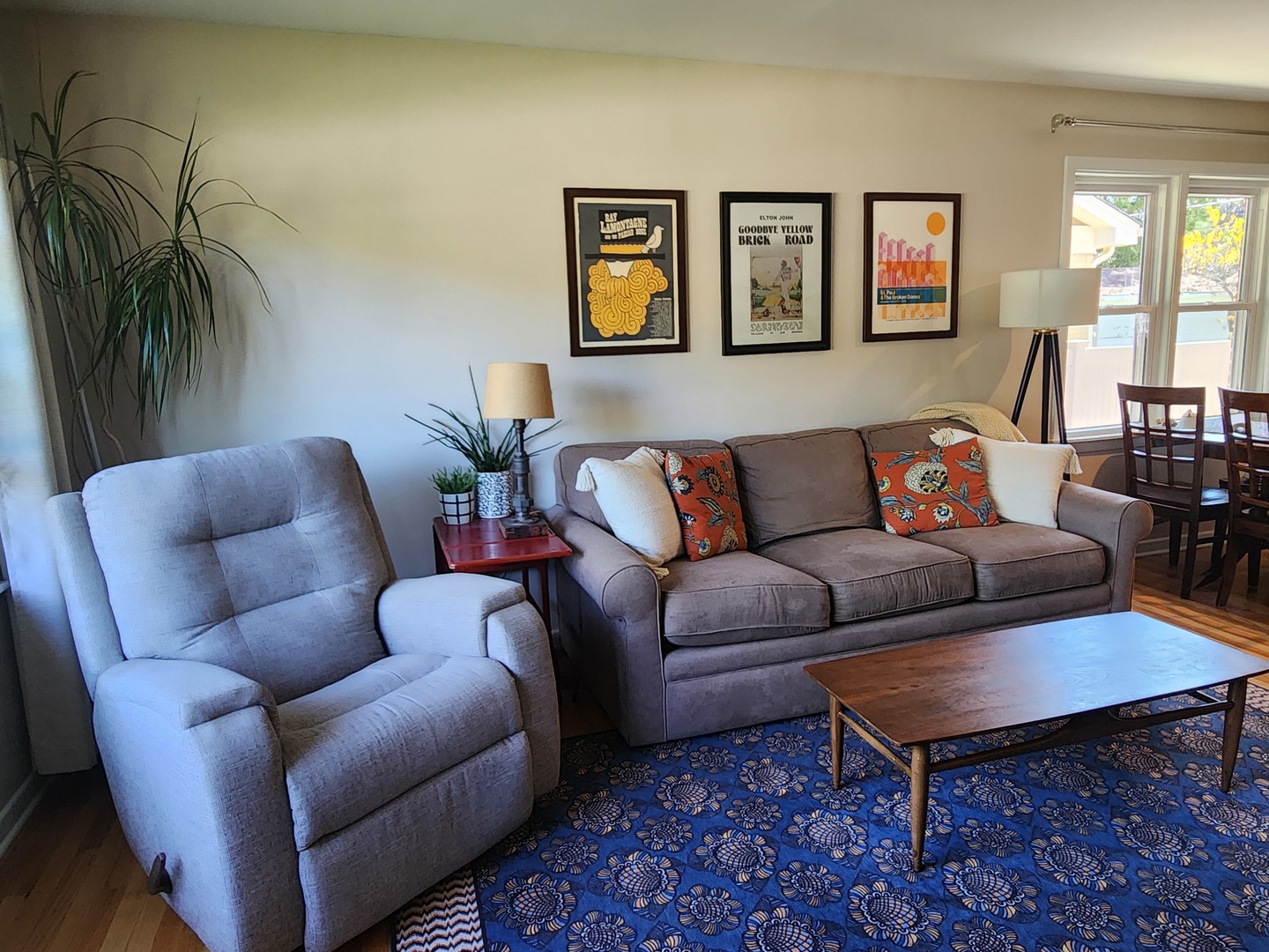835 MCKINLEY Avenue, Mundelein, IL 60060