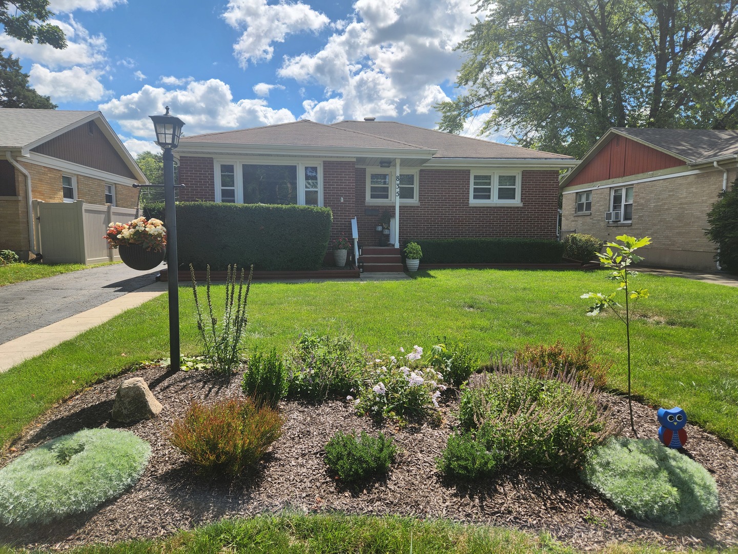 835 MCKINLEY Avenue, Mundelein, IL 60060