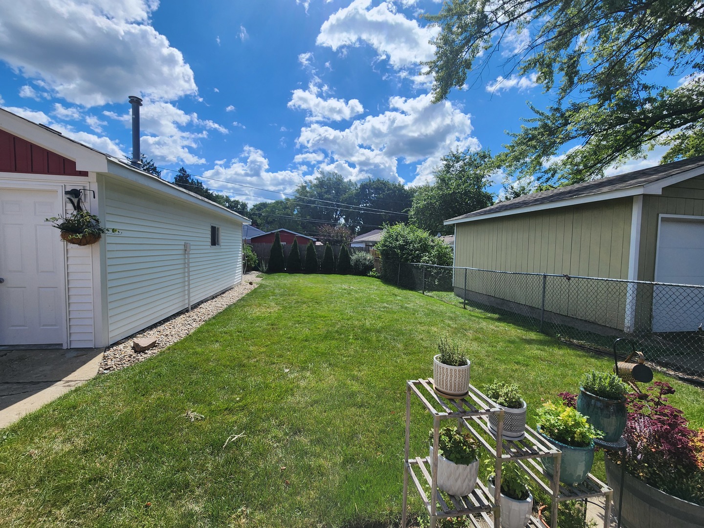 835 MCKINLEY Avenue, Mundelein, IL 60060