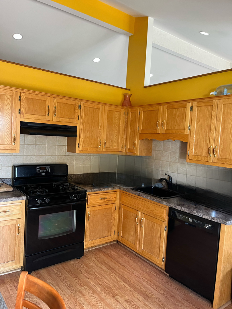 12024 S Van Beveren Drive, Alsip, IL 60803