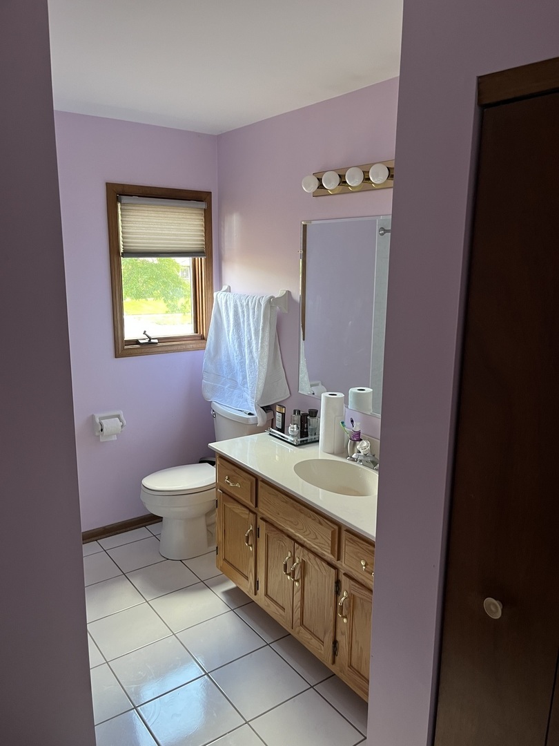 12024 S Van Beveren Drive, Alsip, IL 60803